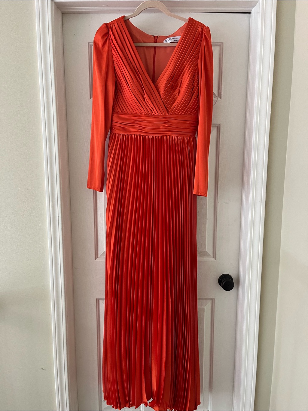 Mac Duggal Elegant Women's Long Pleated Red Dress